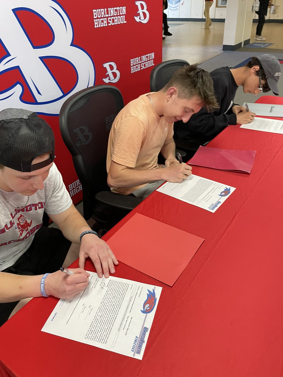 BHSRedDevils's tweet photo. Always great to see amazing Student-Athletes moving on to play in college…@GoUBears and @RiverHawkNation getting 3 great ones…@bhsprincipal @devs_nation @bhsdevilbooster @BHSreddevilslax @BurlyTF_XC @Ml12Athletics https://t.co/kXi6GYTbbC