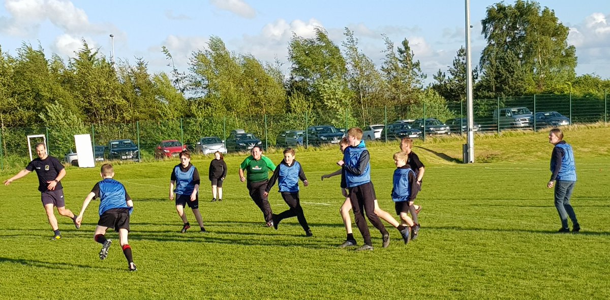 LasswadeRFC's tweet photo. Our inaugural #TartanTouch was a blast! The sun🌞 shone and the music blared. 
🏉 Fun  🏉 Friends 🏉 Families 🏉 https://t.co/9sRUsfKC2c
