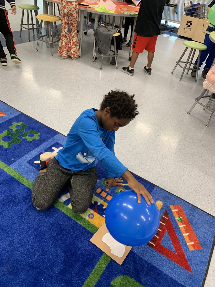 APSChristensen's tweet photo. Thank you @ARosieRiveter and @APSDrwDragonDEN for teaching us all about static electricity! We had fun trying to get our butterfly project’s wings to fly with the static from a balloon! @DrewPTA @APSDrew @APSscience https://t.co/gzYeMJocVN