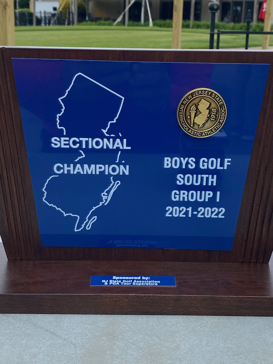 HadTwpSports's tweet photo. Breaking news! HT Golf Team just captured the Group 1 South Sectional Title! 
@_htsd @hths_htsd @TheRetrospect @NJSIAA 
@HadTwpTennis
@brianmadden16
@HThawksbaseball @HTGLAX @RowingHt @htblax FlyHighHawks! https://t.co/6bj3t6zzbL