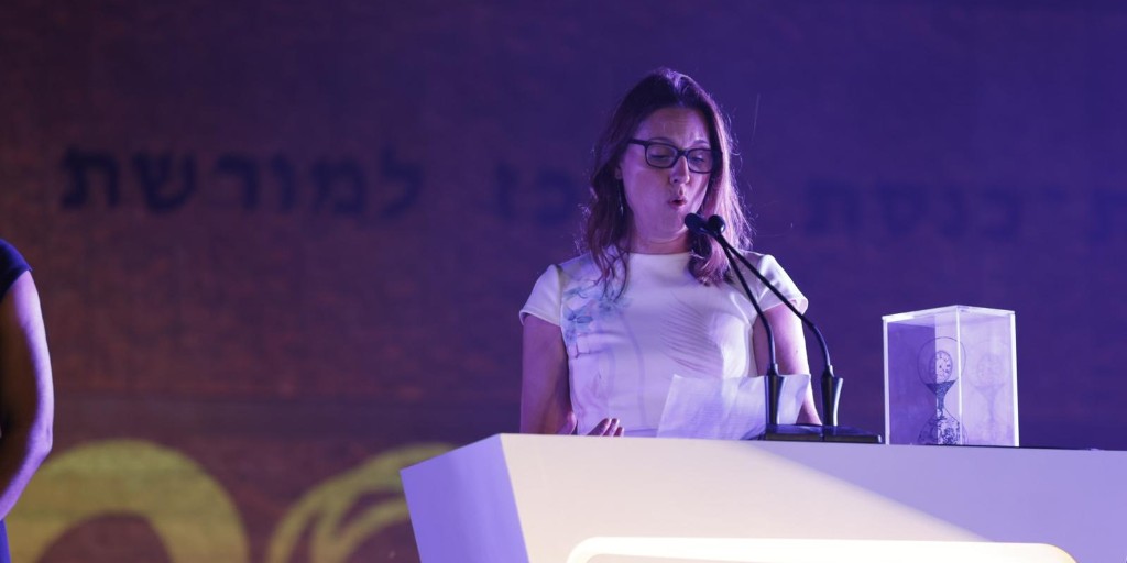 TelAvivUni's tweet photo. Congratulations to the 2022 winners of the @DanDavidPrize!
@MidEastInEurope @BartElmore  @MckinleyTyrone @KrebsVerena 
@OforiattaAyim @krisrich, Efthymia Nikita, Natalia Romik, Kimberly Welch (pictured, speaking on behalf of recipients) #TAUbog22
@arieldavid1980 @tamarishshalom https://t.co/0ywr9DJXnQ