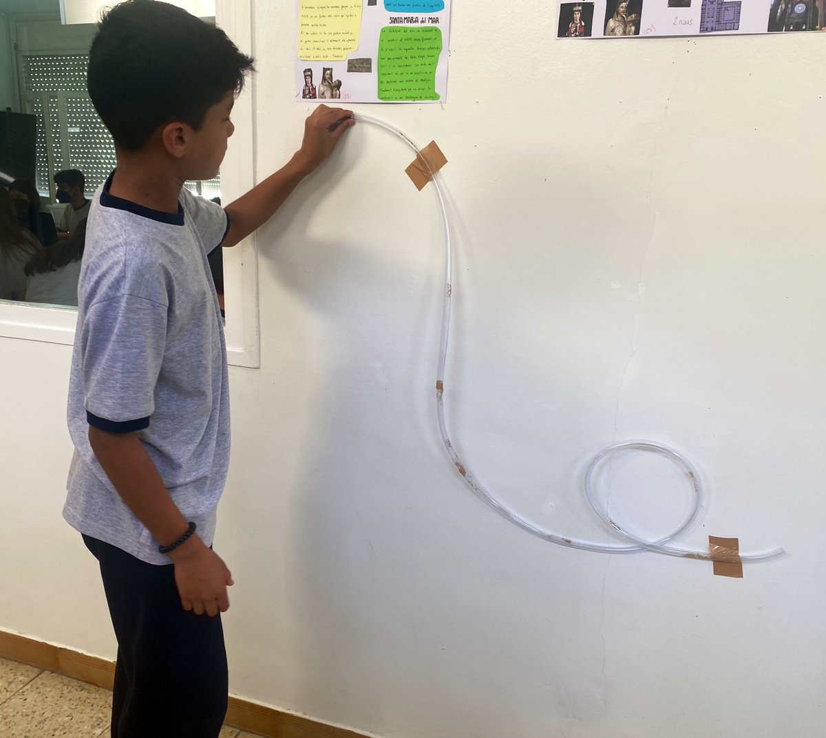 ESONatzEsplu's tweet photo. A #2esontz dissenyem prototips de muntanyes russes i les posem a prova! Energia potencial i cinètica en acció! #Ciencia #física #MetodeCientific https://t.co/nVWEiNDImC