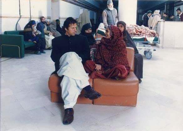 AP_018's tweet photo. پاکستان کی تاریخ اٹھا کر دیکھ لیں غریب لوگوں کو مرشد عمران خان جتنی عزت دینے والا حکمران آپ کو نہیں ملے گا ❤✌🔥
#امپورٹڈ__حکومت__نامنظور
#MarchAgainstImportedGovt https://t.co/fDsj7VOjVP