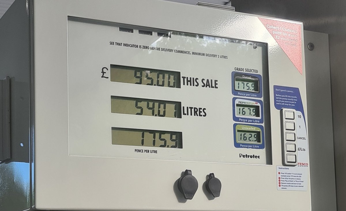 FoxRoshanne's tweet photo. How much??? 😭
#shockingprices
#DieselPrice
#notevenafulltank https://t.co/SQd2isXRIL