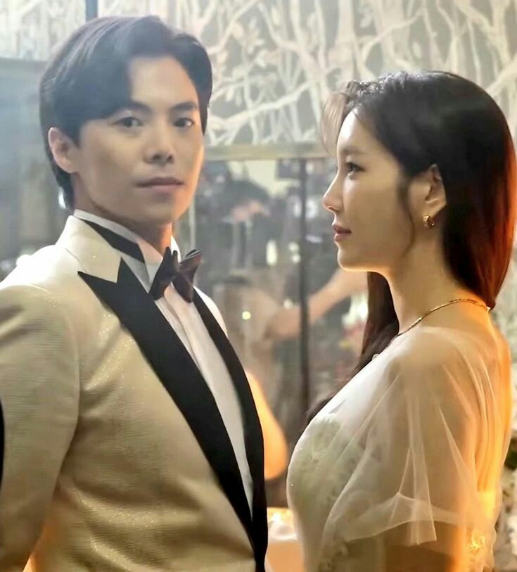 scars_0325's tweet photo. Beni yerden yere vuran çift
#thepenthouse #loganlee #suryeon https://t.co/gDyUqBFXjf
