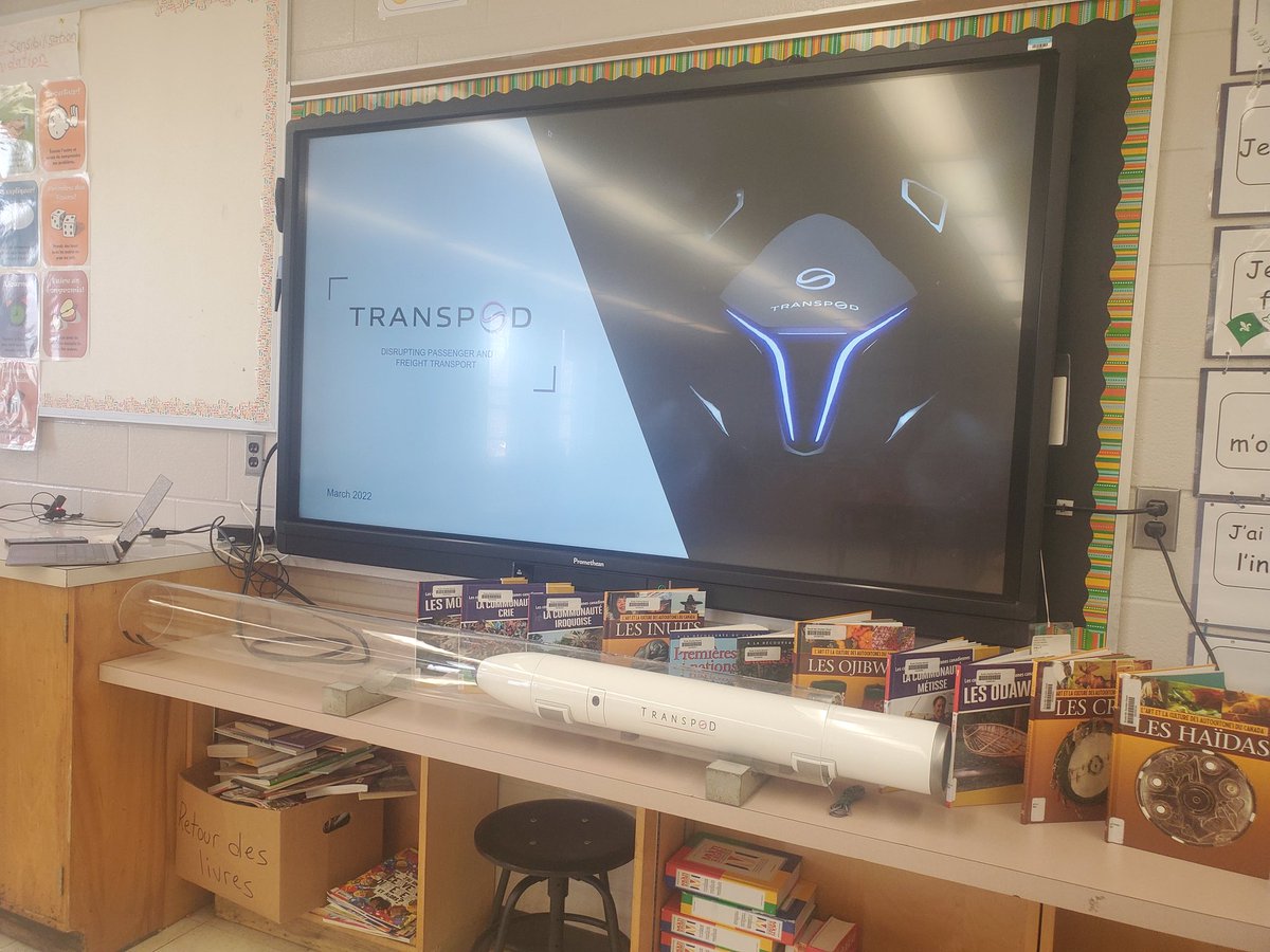 JWouansi's tweet photo. Nous avons accueilli aujourd'hui dans la classe 6B @EEC_Sauriol, un parent pour une présentation sur un mode de transport futuriste (#Transpod, #Hyperloop). Nous avons appris davantage sur la lévitation magnétique. Enfin, les élèves ont adoré se pratiquer à ce principe. https://t.co/bD41gV0gsp