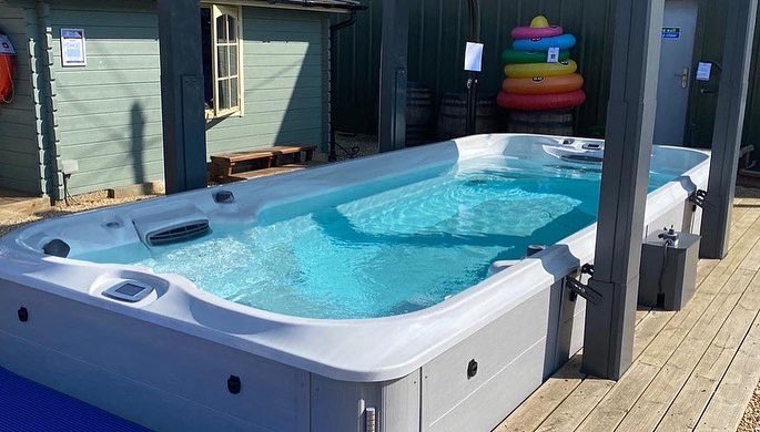 WensumPools's tweet photo. The @JacuzziSpaBath PowerPro 19ft SwimSpa is a fantastic swim/ hot tub and also the Hub for @TriathlonKim #SwimCoaching at Wensum Pools Ltd + her Pro Ironman Training Pool 💧
…
#wensumpools #jacuzzi #jacuzziswimspa #ironman #triathlon #norfolkswimcoaching #protriathlete #swimspa https://t.co/CrKbSRoZgy