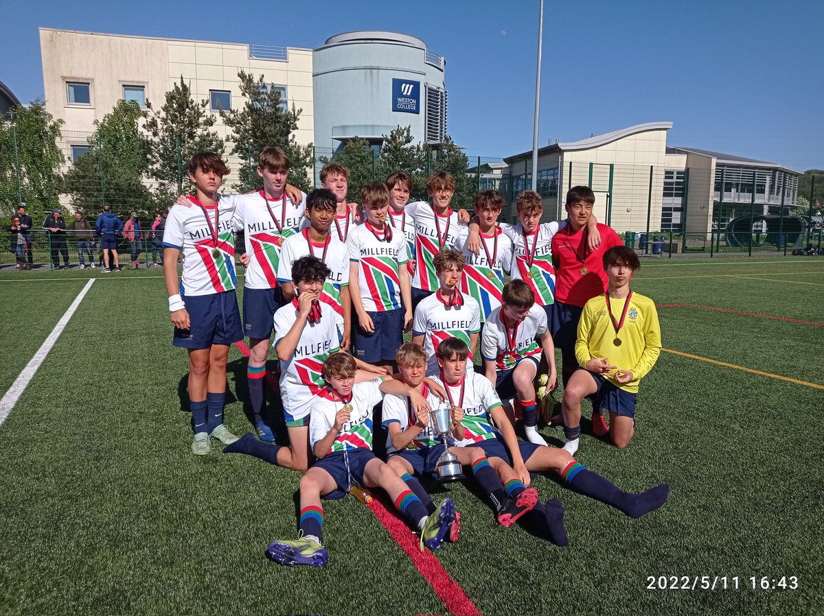 SchoolsSomerset's tweet image. A good day for @millfieldfoot as they became double cup winners with both their u19 and u14 boys taking the honours. It needed penalties for the u19s to defeat @KCTSport after a tight even 0-0. And a close 1-0 win for the u14s over @Backwell_PE. #scsfa #countycupwinners #somerset