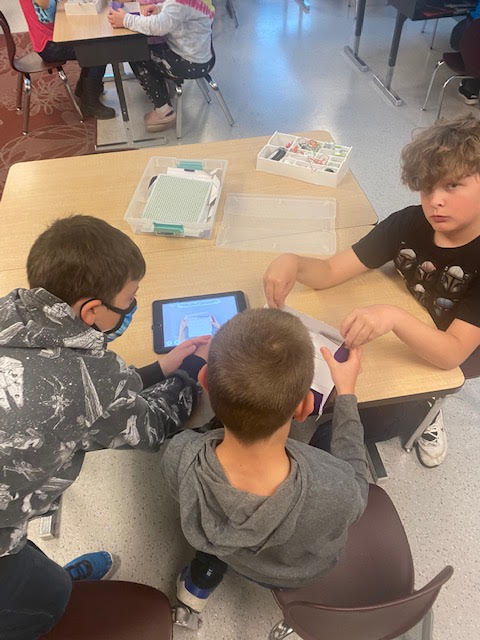 GenoaSchools's tweet photo. When done correctly, they are able to drive the rover around the classroom! #FutureReadyClassrooms https://t.co/idEIpZXO5o