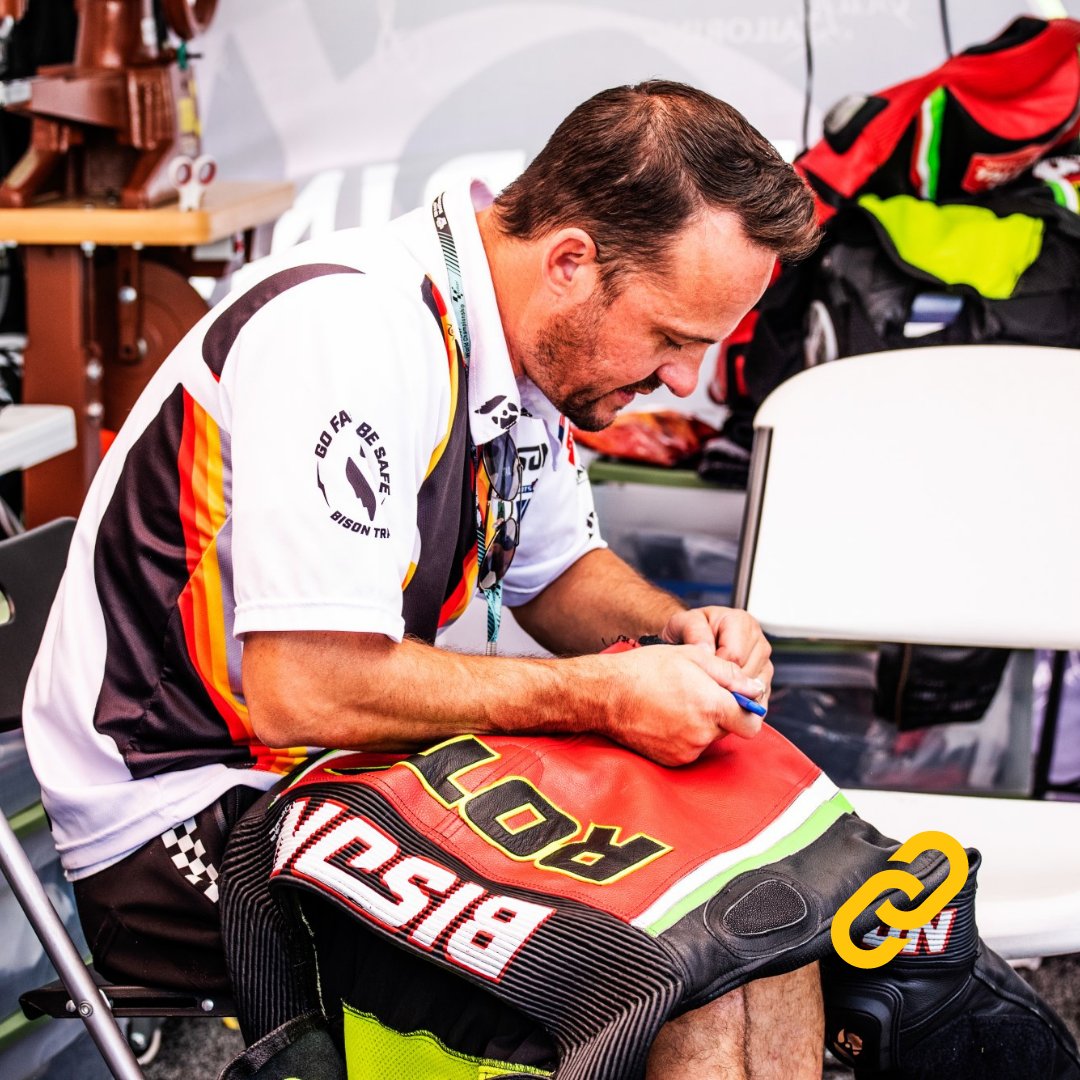BisonTrack's tweet photo. In this week's blog, Rob explains the "what/why/how" of our Fitment Guarantee and why it's so important that we provide excellent support during and after the measurements process. #motorcycleleathers #motorcyclesuit #customleathers #jointheherd
https://t.co/RH4UnE18cg https://t.co/mFWOGGMfgw
