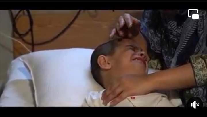 kumaylhassan's tweet photo. Muhammad Amman Raza Khan, who lost his foot during an unfortunate event in Ocean Mall is in extreme pain. 
His parents are on the verge of giving up and committing suicide as Ocean Mall is giving them continuous threats n also filed a defamation case on the family
 #BanOceanMall https://t.co/tfIQzAyeIM