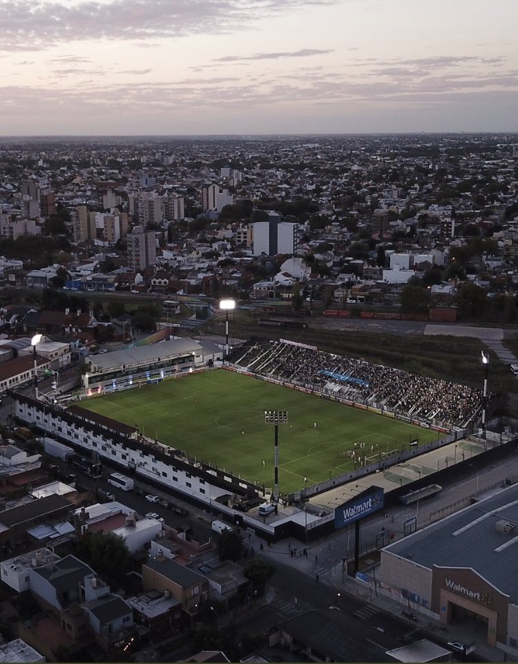 Muy feliz 59 aniversarios , a la mas linda de todas . 🖤🤍🖤🇦🇷
