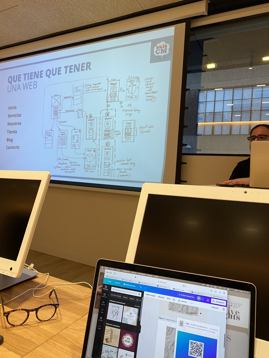 mariasantiagoCM's tweet photo. Aprendiendo a construir nuestra Web con @abuenocm 👩🏻‍💻💡en @aulaCM 

#equipo233 #CommunityManager #Wordpress https://t.co/mtb9SWONWj