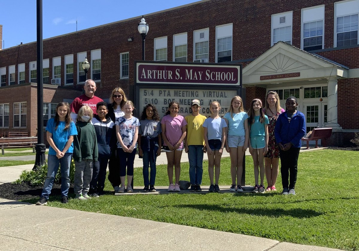 Congratulations to our Southeastern Zone Elementary/Middle School PE award winners (and a great principal as well)!