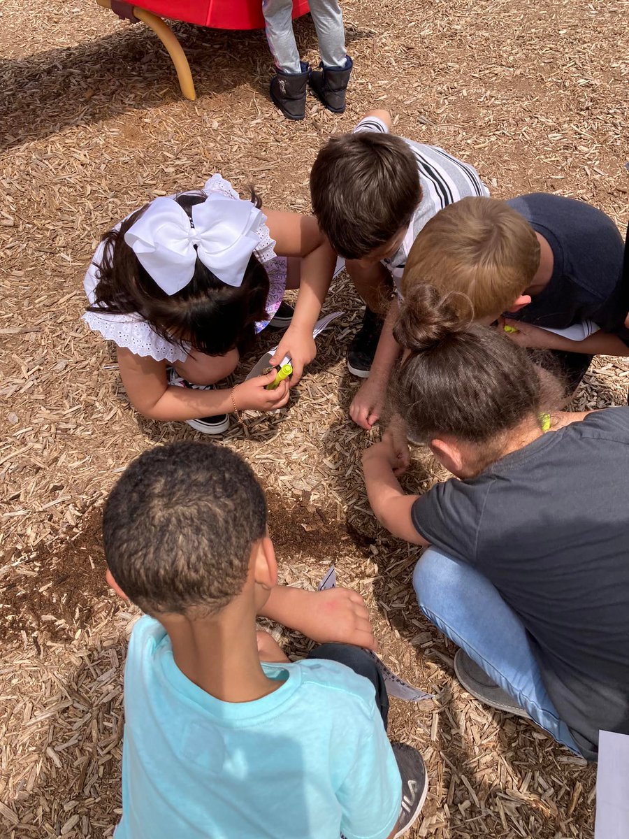 USD305's tweet photo. Fun learning! RT @usd305libraries: From Sunset Library:K-1 students are reading books about spring this week and then looking for signs of spring on a scavenger hunt! #why305 #305Libraries https://t.co/3oSEfdR0WK
