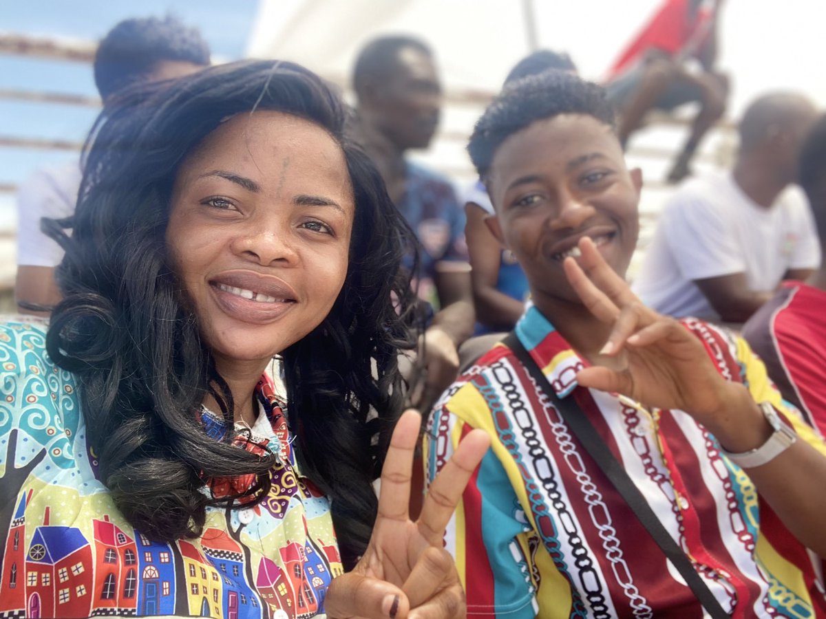 Guess who I met earlier today watching her mates beat Ashtown Ladies 2-0 to qualify for the finals of the Women’s FA Cup . <a href="/MilotPokuaa/">Pokuaa Milot</a> 😊🥳 last time she kicked a ball was in August during the <a href="/UfoawafuB/">ZONE OUEST B</a> qualifiers final against River Angels of 🇳🇬 #AyishaReport #WomensFootball