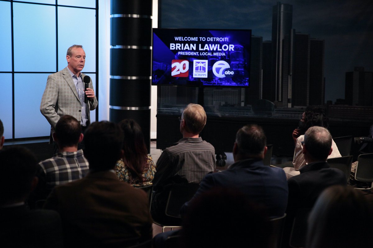 lawlor_scripps's tweet photo. It is so nice to be back on the road visiting @EWScrippsCo employees at our stations.  A beautiful day for a visit to @wxyzdetroit to meet with the staff and reconnect after a long two years of zoom and dining room videos. https://t.co/X4bCHGQW6b