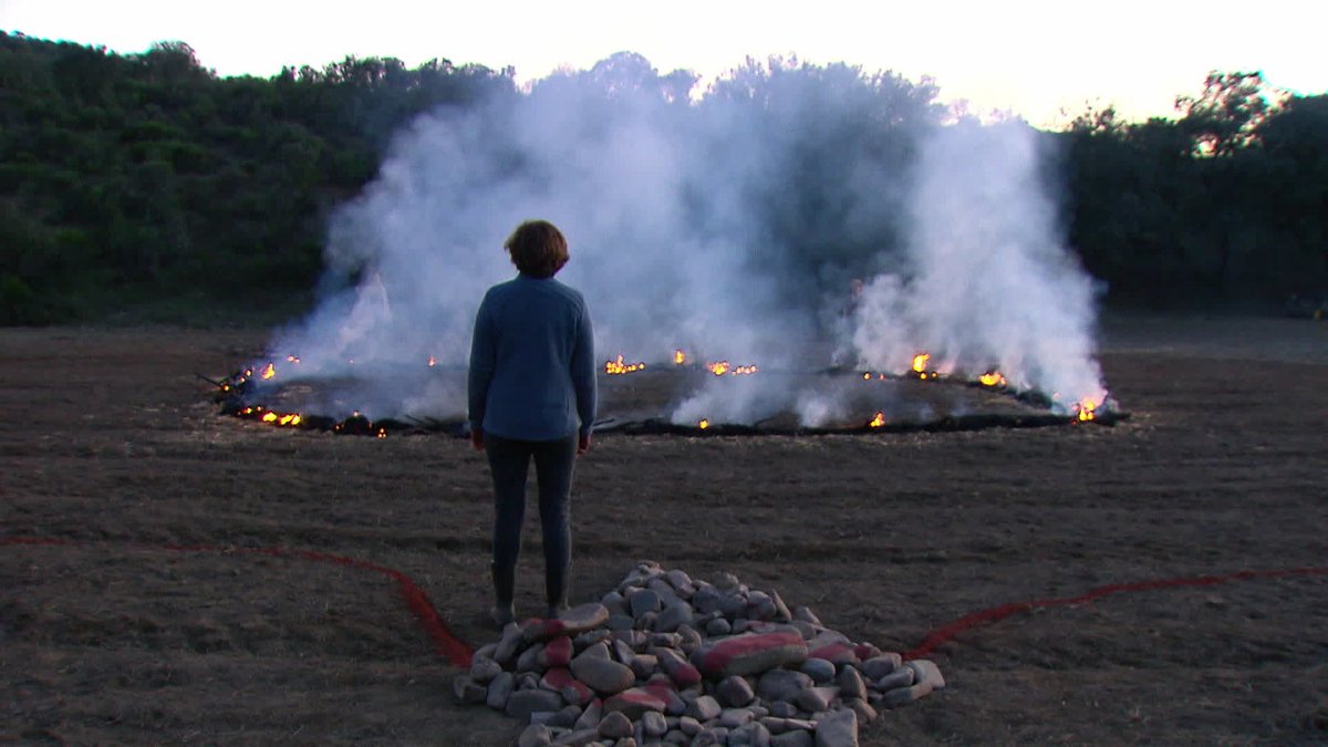 escarabajoTVE's tweet photo. El encuentro entre artistas y naturaleza, una simbiosis de perplejidad y transformación. Acompañanos al #LandArt"
👉Arte en la Tierra” 13/Mayo 18:10 (18:40 Cat) @la2_tve
@_LuzMadrid #LuzInterruptus #JavierRiera #ElEjeArbóreo
#ColectivoDiálogosconelPaisaje
@CienciaRTVE https://t.co/N8UxPyf1Nn