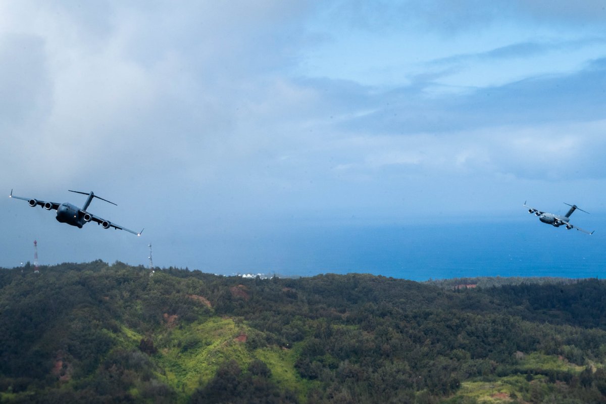 JointBasePHH's tweet photo. #ExerciseGlobalDexterity #AirPower #WingmanWednesday
6May22 | Check out the C-17 Globemaster IIIs from the USAF & RAAF joint training low level flying maneuvers and more!
@usairforce @AusAirForce @15thWing @HiAirGuard@INDOPACOM
#204AS #Pueos #globalpartnerships https://t.co/GWCtXoBCmL