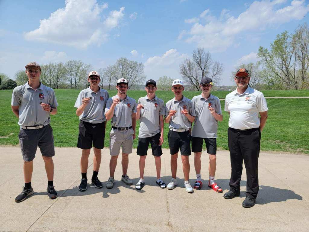 Congratulations to the Boys Golf Team who placed 2nd today in the Sectional Golf meet and will play on the 16th at Spencer! Drew Munson received medalist honors with a 77!