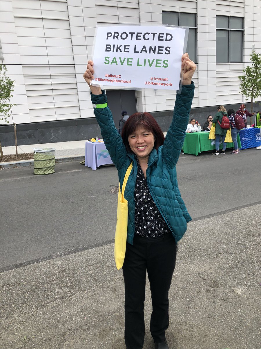 LAShepard221's tweet photo. Lots of @LaGuardiaCC faculty, administrators, and neighbors want to @Bike2LaGuardia too! https://t.co/bKMI8p3etY