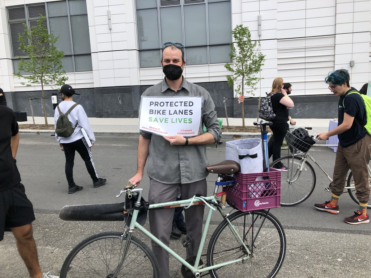LAShepard221's tweet photo. Lots of @LaGuardiaCC faculty, administrators, and neighbors want to @Bike2LaGuardia too! https://t.co/bKMI8p3etY