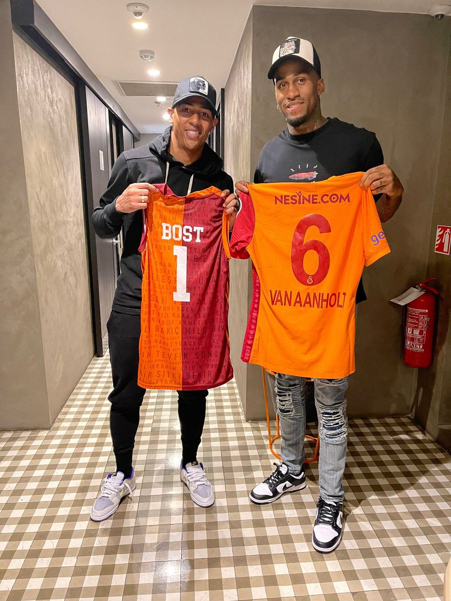 pvanaanholt's tweet photo. Follow my bro @1DEEBOST new on twitter https://t.co/p41xdAFNYu