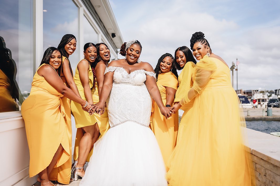 MarieDenee's tweet photo. Have you ever gone down the rabbit hole of #plussizebrides or #curvybrides on IG? It is beautiful and we are sharing a few new faves!  by @kaydupree  
Kicking off Plus Bridal Week with these 10 Plus Size Brides on Instagram Took Our Breath Away! 
Read h... https://t.co/yB2unvaWx0 https://t.co/YF9iUtPplh