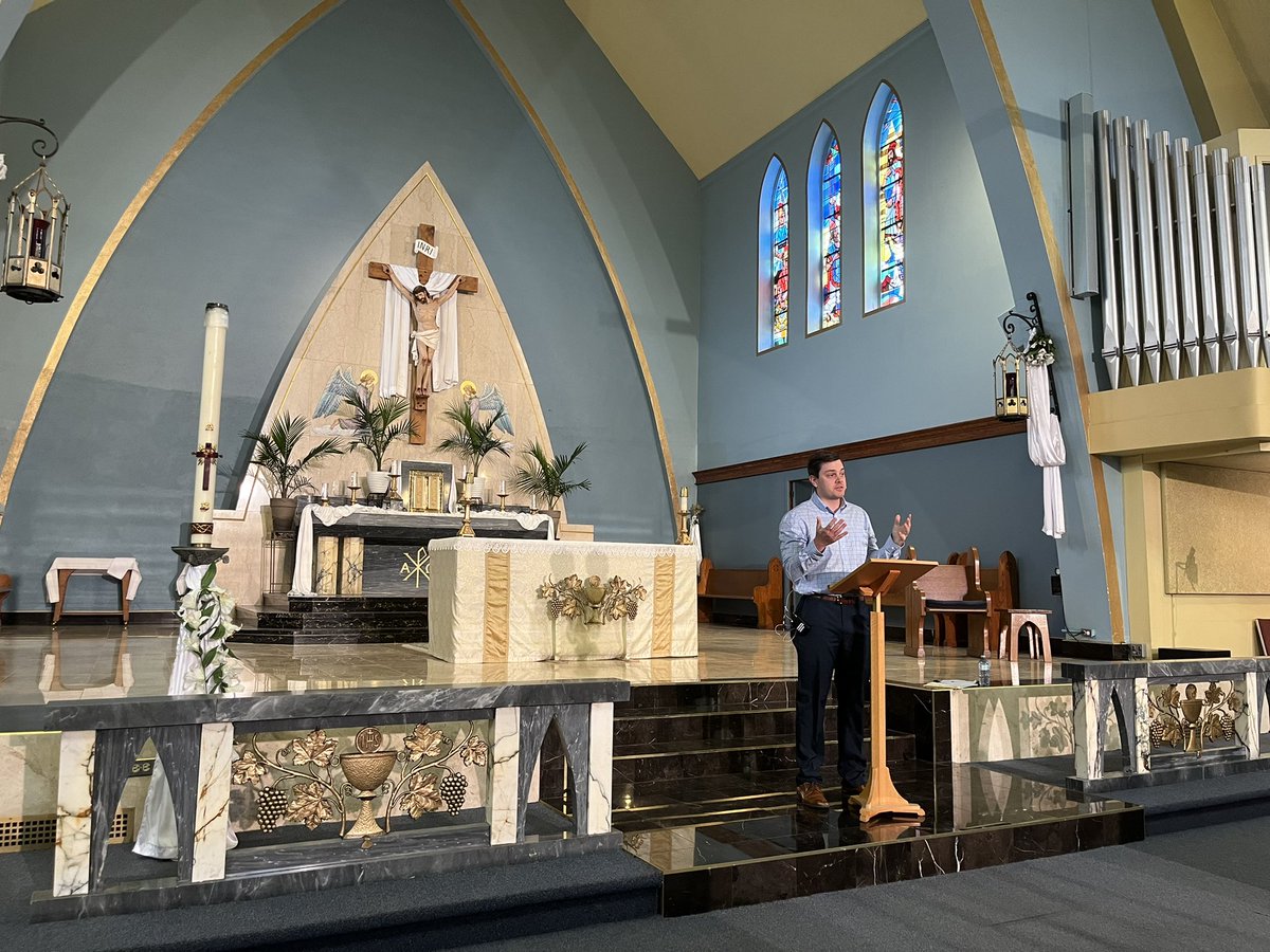 clcyouthprolife's tweet photo. David Scotton, attorney, adoption advocate, and subject of the films I Lived on Parker Avenue and Lifemark addresses the Youth Summit. #IAMtheprolifegeneration #IAM #marchforlife https://t.co/ffgO1FlzW9