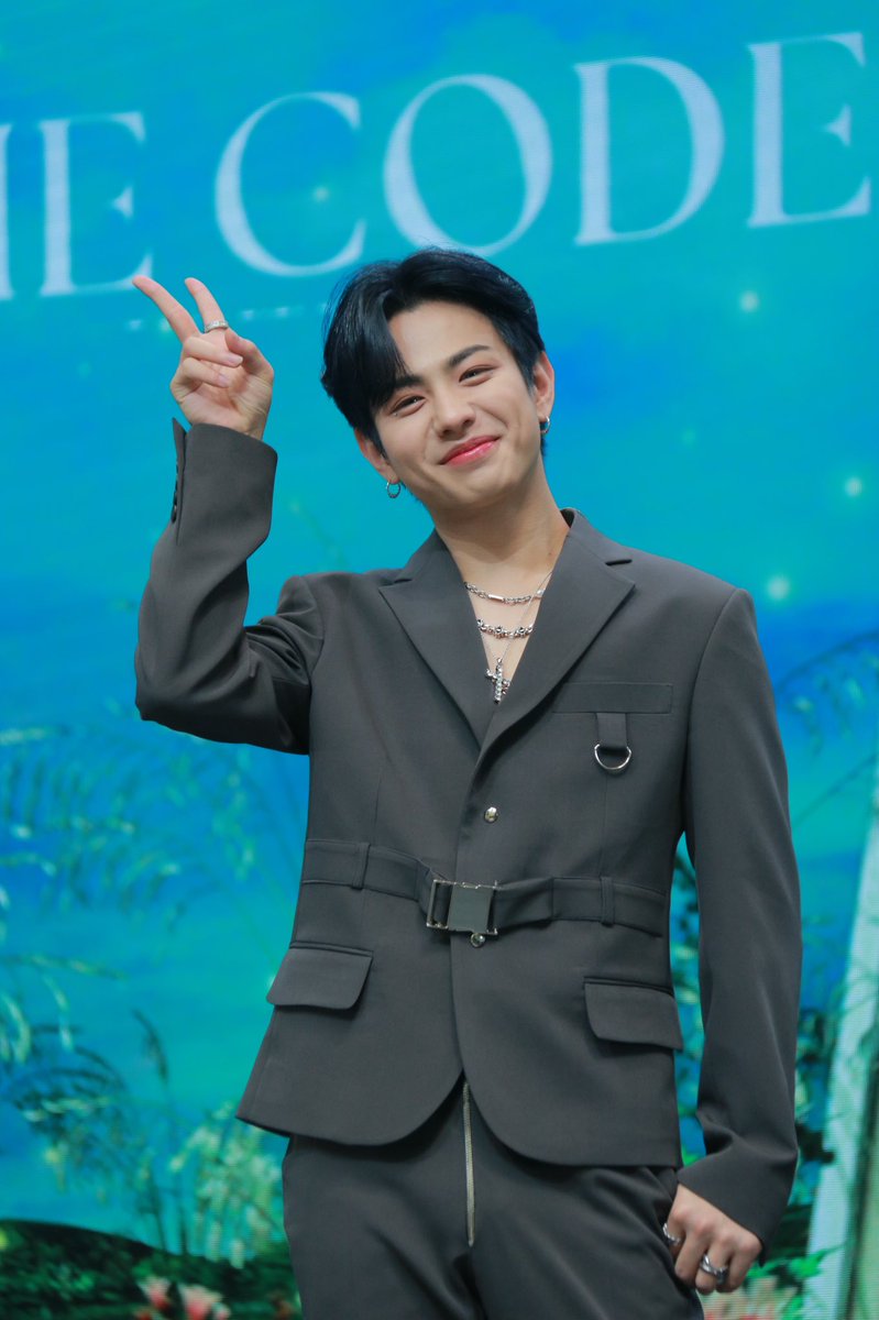 KeitaBrasil's tweet photo. [📷|FOTO] 11.05.22 • Fotos de Keita liberadas no perfil Korea Odyssey durante o showcase de comeback com o álbum #THECODE.

#KEITA #케이타 #ケイタ #Ciipher #싸이퍼 @RAIN_Ciipher https://t.co/tBCNet1aaj