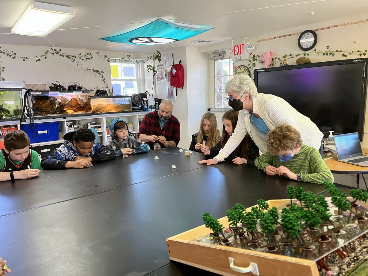 mpfs's tweet photo. During STEAM Week, students focused on solutions to water scarcity/pollution/conservation. Watershed specialists from the Delco Conservation District visited to talk about local watershed. More photos: https://t.co/AnkXDAjCgI #mpfsquakered #thisisquakered #STEAMeducation https://t.co/5YvR09bT8B