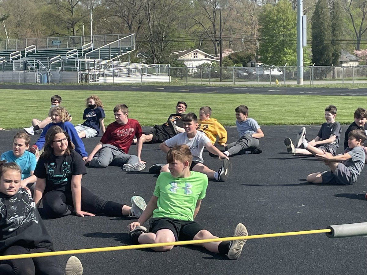 MsLoriOtt's tweet photo. π€©βοΈ End of the year fun - Olympic practice stretches & the βPurple Walkβ βοΈπ€© #ec_hartman #ec_pride https://t.co/tBFu05u23m