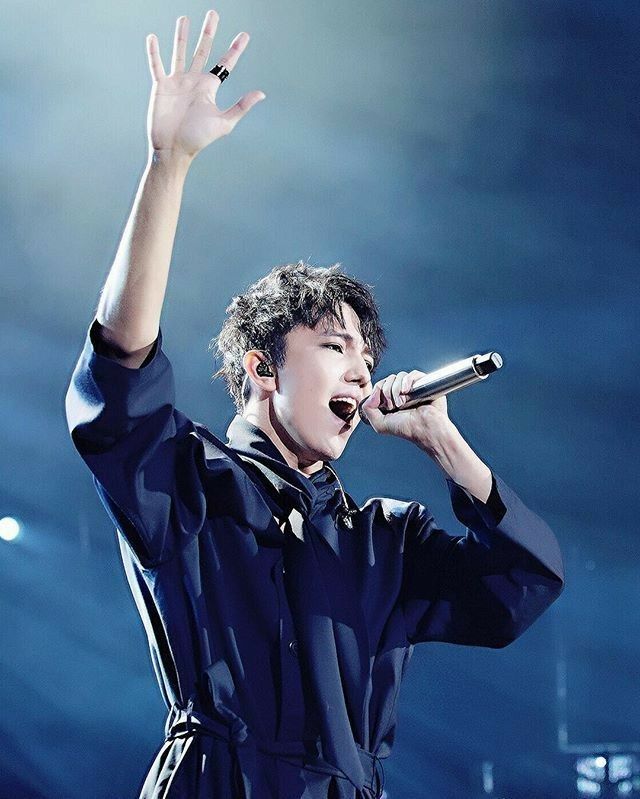 PonchoYezka's tweet photo. 🔥MAÑANA #YezkaReacciona🔥
         Estaremos analizando:

@AlfredGarcia - Someday
@dimash_official - Opera 2
@orisabatini - 325
@generationsfext - HiraHira 

1PM 🇲🇽
En directo x Twitch: PonchoYezka
RT plx, pasa la voz 📢 https://t.co/mHfy9Khc1B
