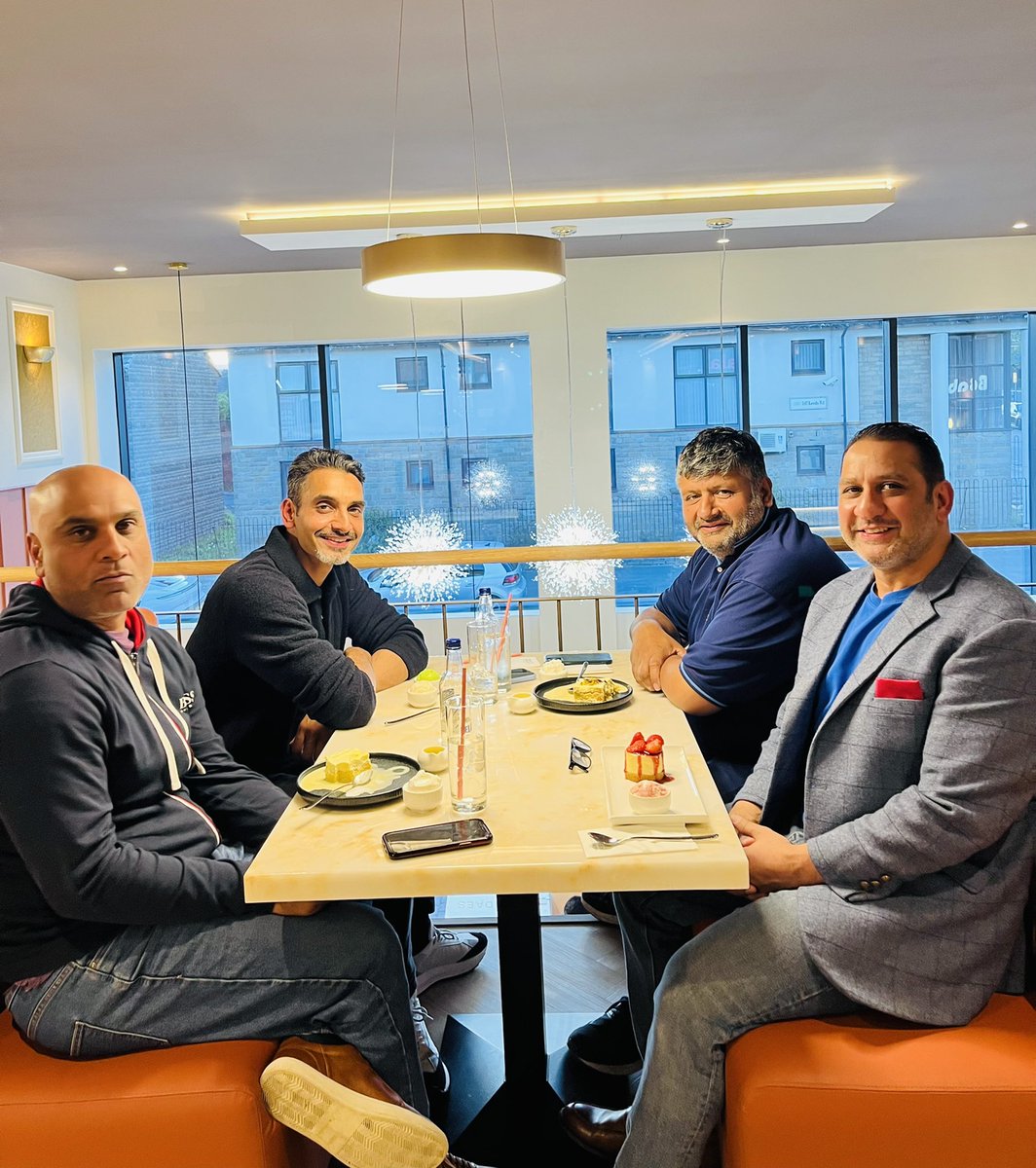 ikramofficial's tweet photo. Trying out the newly opened #heavenlydesserts on #leedsroad w/ @AJShahzad former @englandcricket superstar and now @DerbyshireCCC Assistant Coach &amp; Fast Bowling lead along w/ @nasa142 and Gulfraz
#rolemodels @hdukofficial https://t.co/EAASo79DTu