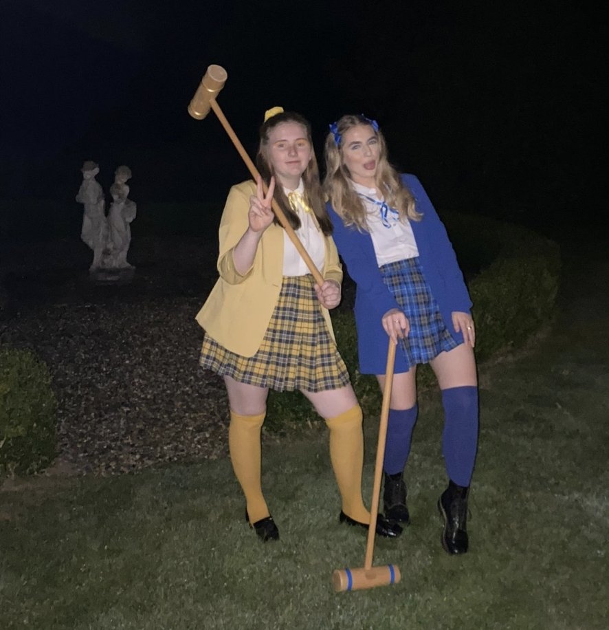 Arty_Lizard's tweet photo. @HeathersMusical @TheOtherPalace Shut up Heather! 💚❤💛💙🥤 #HowVeryCosplay https://t.co/4kvCzZx1HE