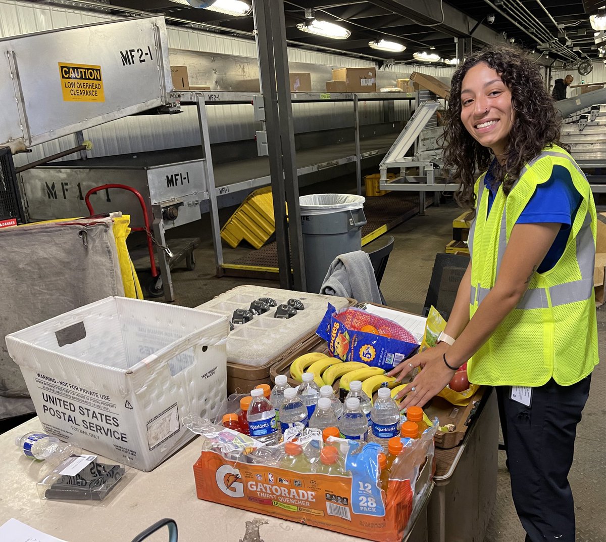 okc_preload's tweet photo. 👀 #OKC #Preload Be on the lookout for Mariah she is on the move all week making sure everyone is keeping hydrated!! #Fruit #water #Wellness #OperationEndDehydration
#okcpreload #Hydration #UPS https://t.co/tUXoR5XW7H