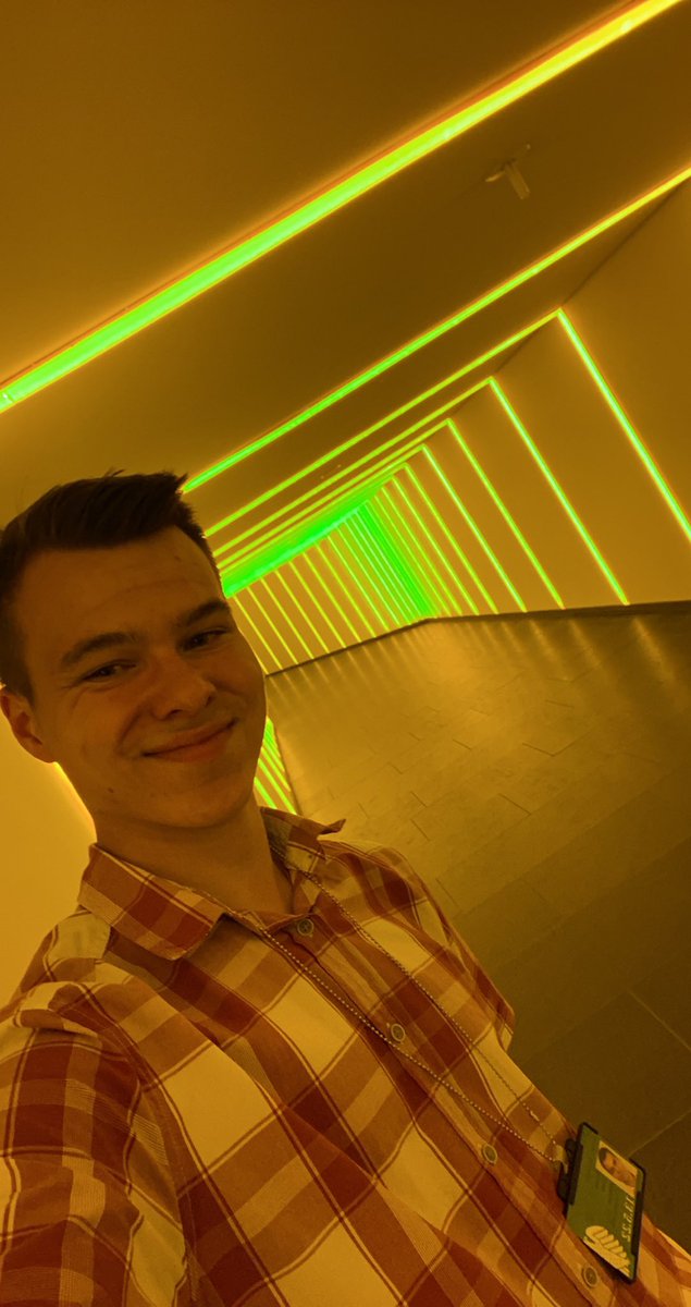 Liebertos's tweet photo. Diese Woche bin ich im Bundestag um einen Einblick in die Abgeordneten Arbeit zu bekommen. Es ist mega bisher, sich Auschuss oder Plenasitzungen persönlich in Präsens anschauen zu können und mit vielen Abgeordneten sowie Ministern sich austauschen zu können! #spd https://t.co/rueyne8U41