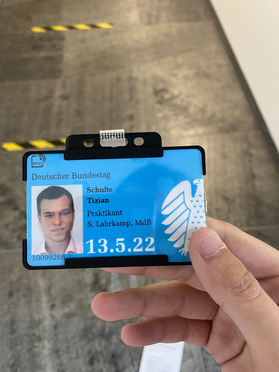 Liebertos's tweet photo. Diese Woche bin ich im Bundestag um einen Einblick in die Abgeordneten Arbeit zu bekommen. Es ist mega bisher, sich Auschuss oder Plenasitzungen persönlich in Präsens anschauen zu können und mit vielen Abgeordneten sowie Ministern sich austauschen zu können! #spd https://t.co/rueyne8U41