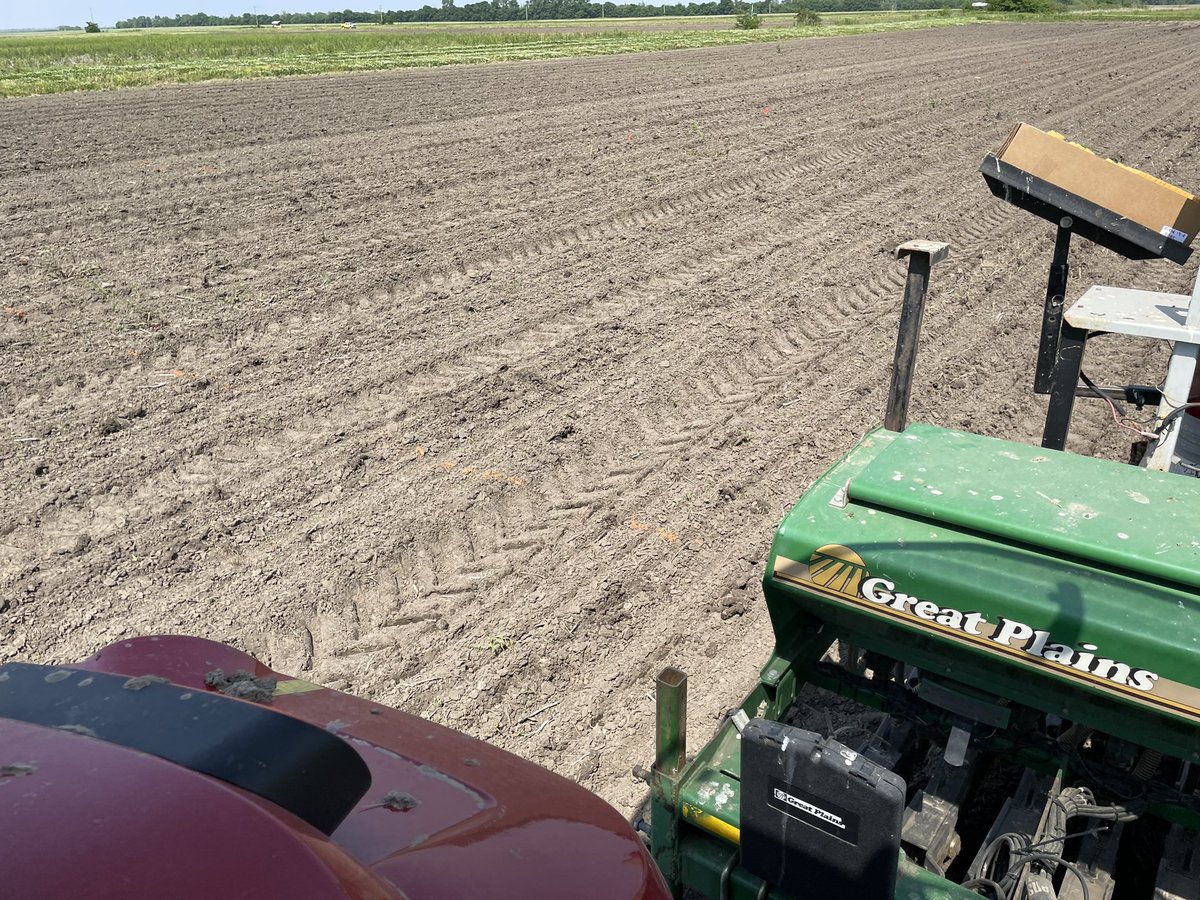 jchlapecka's tweet photo. Furrow-irrigated rice trials finally going in at the MU Delta Research Center on clay. Cultivar, seeding rate, phosphorus/starter fertilizer, and N trials on varieties all going in today. Hate to say it but we’ll need a rain soon. https://t.co/EFBNzklJyX