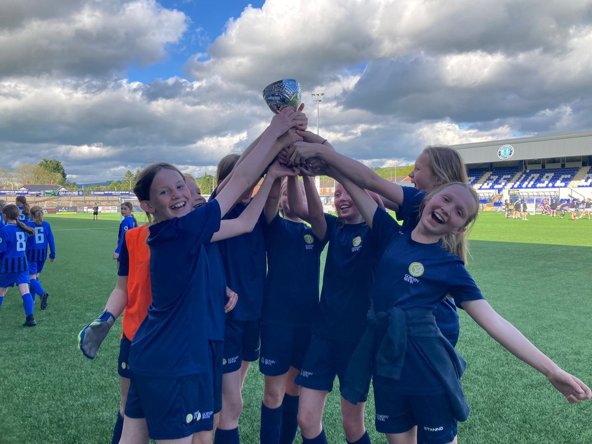 GorseyBank's tweet photo. An amazing achievement by our Girls’ football team earlier. Winners of the Macclesfield Community Primary Schools Cup! They’ve shown outstanding commitment to training. Thanks to their fabulous coach Nick @wfa2001 and to @mfccst for hosting such a great event. #gorseype 🌟⚽️🏆 https://t.co/9azmpa7twj