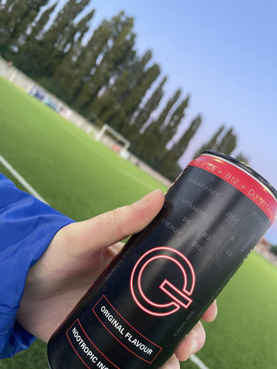 searsey86's tweet photo. Evening when watching football I have my @Gameraid_drink on hand yo yo keep me focused and hydrated! https://t.co/P7Ep3ddlHv