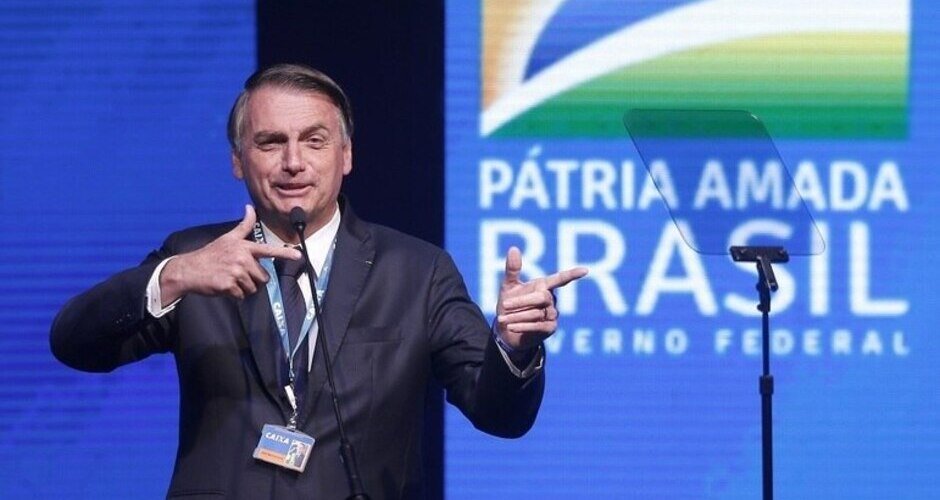 SouLilimay's tweet image. L de #livre ! 2⃣2⃣
#brasilcombolsonaro #Imrobot
#BolsonaroReeleito2022  🇧🇷🇧🇷🇧🇷🇧🇷🇧🇷