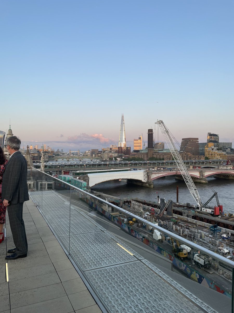 DaigneaultNikki's tweet photo. Fabulous evening celebrating 25 years of @WorldBookDayUK with friends! A stunning view and great company! #WorldBookDay2022 @Nigel_Wyman @FleurSinclair we are so proud to support this incredible campaign! https://t.co/jFltjFkH1a