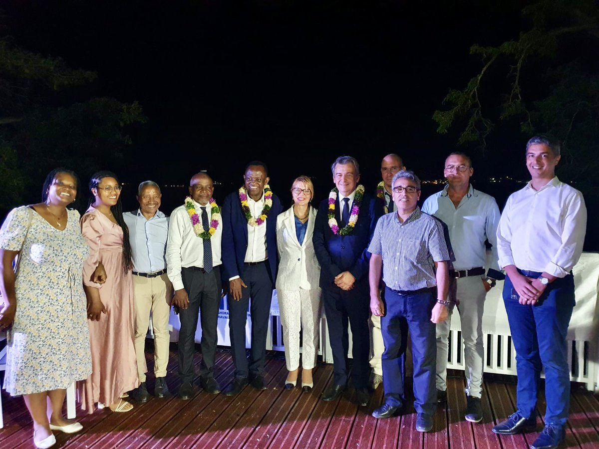 OSalleron's tweet photo. Nous fêtons les 20 ans de la #FMTP notre fédération départementale de #Mayotte 🇾🇹 nos amis adhérents et l’ensemble des forces vives de l’île de l’océan indien #Construction #BTP https://t.co/KeFKXCqAGR
