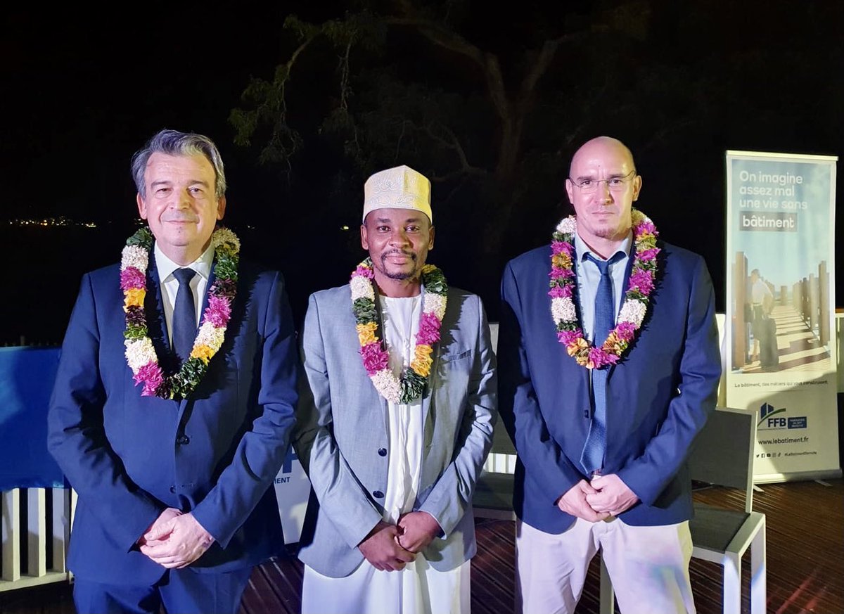 OSalleron's tweet photo. Nous fêtons les 20 ans de la #FMTP notre fédération départementale de #Mayotte 🇾🇹 nos amis adhérents et l’ensemble des forces vives de l’île de l’océan indien #Construction #BTP https://t.co/KeFKXCqAGR