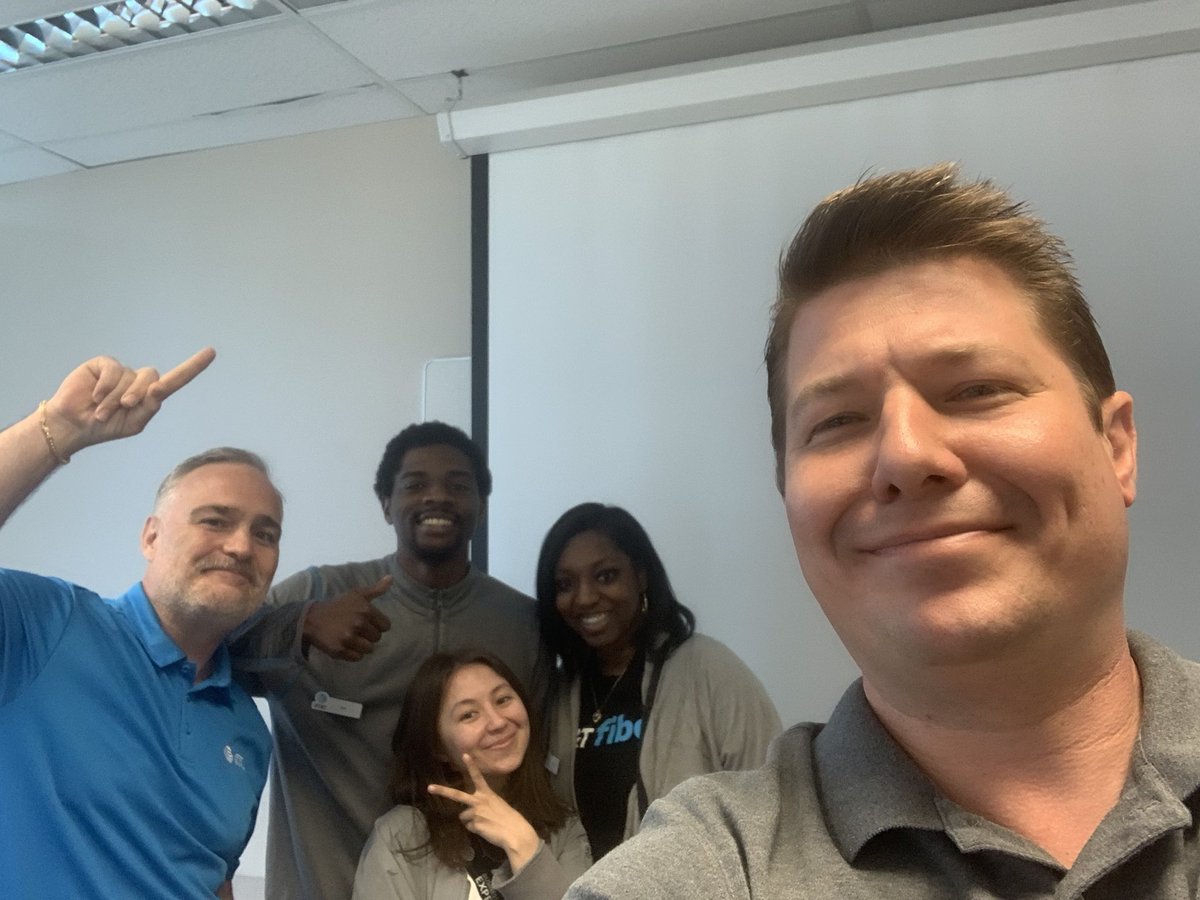 Teamwork makes the dream work! AT&amp;T Retail and BIR always a great combination  <a href="/NyzioChris/">Chris Nyzio</a> <a href="/TomMonahan10/">Tom Monahan</a> <a href="/MikeHar22136929/">Mike Harris</a> <a href="/Ang_Rutherford1/">Angela Muñiz Rutherford</a> <a href="/ralford8764/">Coach Ray Alford</a>