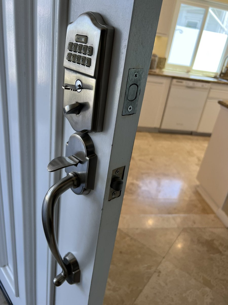 LockPremium's tweet image. Entry set Keypad 🔢 Lock Installation 

Call us 949-900-9016

#locksmith #oclocksmith #premiumlockandkey #frontdoor #orangecountylocksmiths #orangecounty #irvinelocksmith #irvineca #doorhardware #residentiallocksmith #locallocksmith #mobilelocksmith #locksmithservice