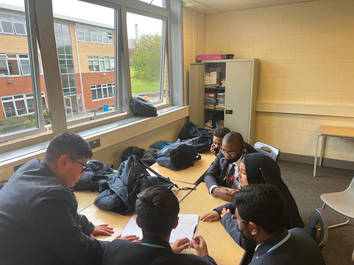 cumberlandcst's tweet photo. A huge thank you to the volunteers at @DeloitteUK for working with our students at our weekly #DebateMate supporting our students to be articulate when it comes to public speaking https://t.co/5uz0KWq3cg