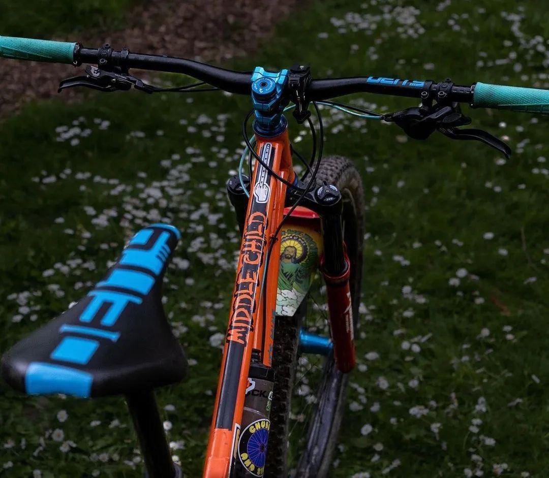 steelisrealmtb's tweet photo. I love it when a bike becomes an extension of somebody’s personality ❤️ This one is insane!@rsdbikes 
#steelHT #steelmtb #rsdbikes
#rsdmiddlechild #mountainbike #mountainbiking #mtblife #mtbhardtail #hardtailheaven #hardtailforever #fyhtmtb #mtb #ridemoreworkless #ridemoresteel https://t.co/Xa51mRkgWp