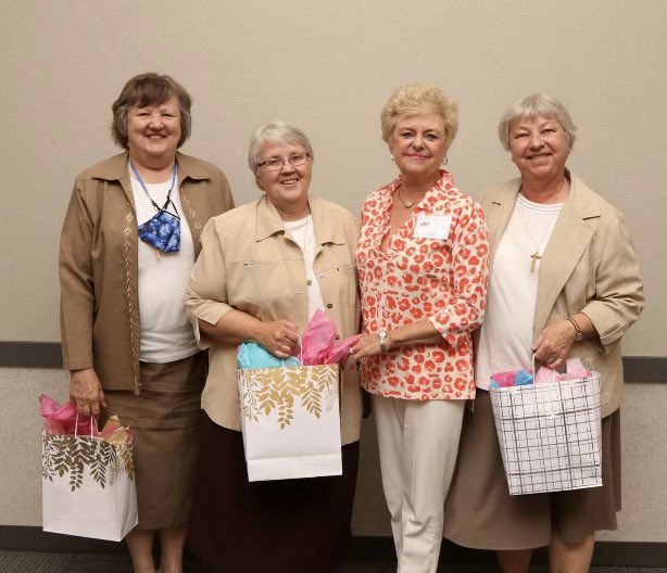 TheoLane13's tweet photo. Well deserved ! @WeRWilliamsburg #ProfessionalWomen luncheon recognizes 30 years of #CommunityLove . @DukeEnergy congratulates Suzanne & the #CatholicSisters for the great work of #FelicianCenter in #KingstreeSC . #LoveThyNeighbor https://t.co/R41xAKdehB